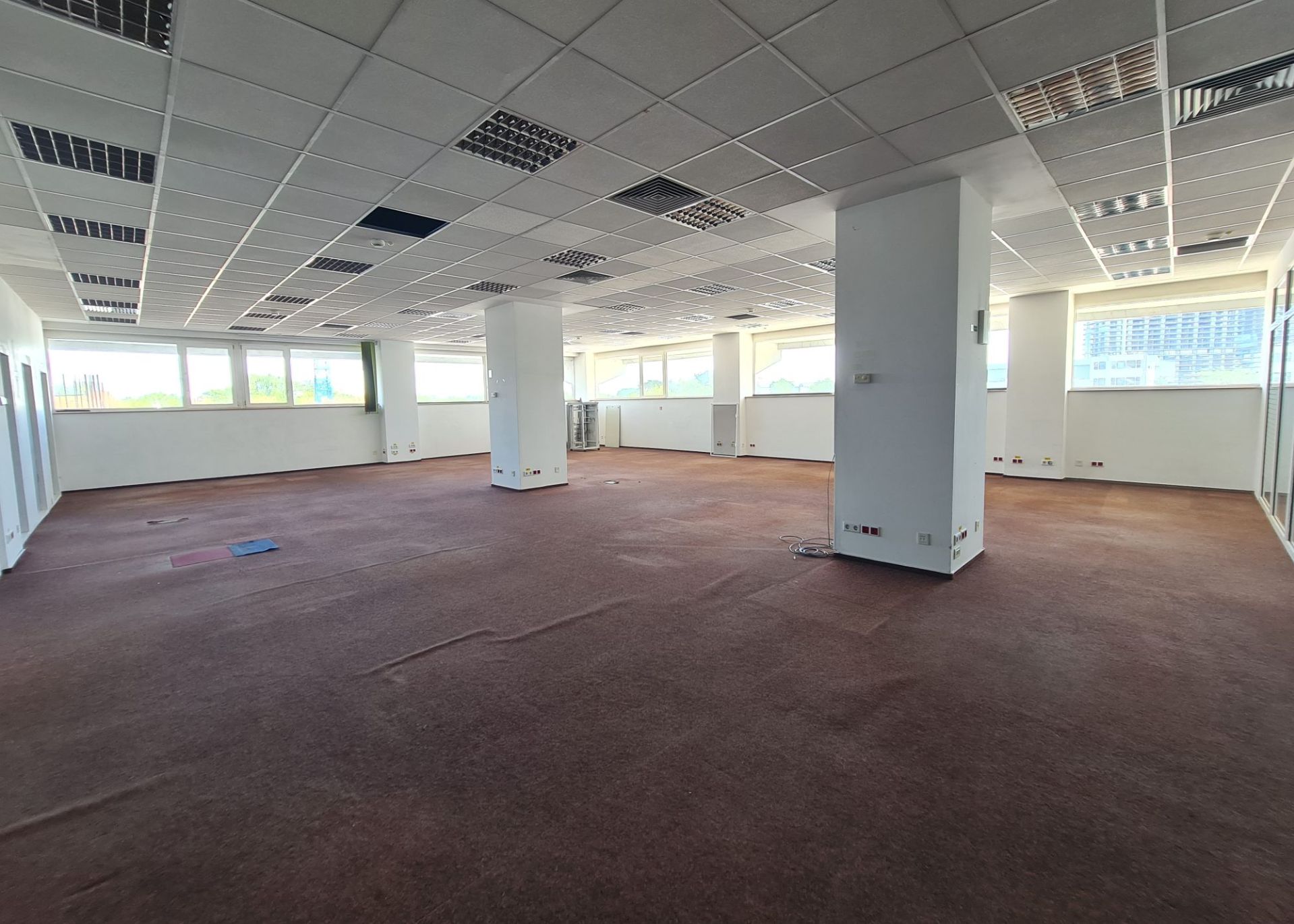 Conect 1 - et. 1 - 808 m2 poza 1 2000x1430.jpg