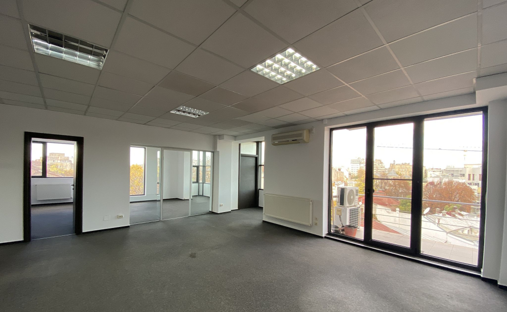 Negustori Office Building închiriere birouri poza open space